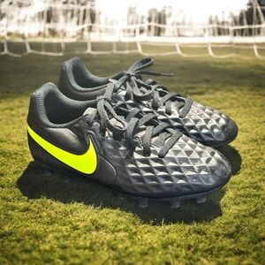 Nike Boys 13 13C Tiempo Junior Jr Legend 8 Soccer Cleats Girls Unisex Kids Shoes